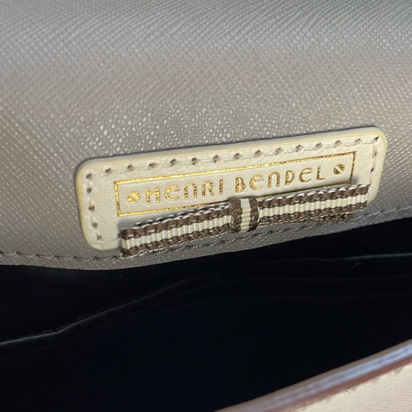 EUC Henri Bendel Crossbody - Picture 10 of 13